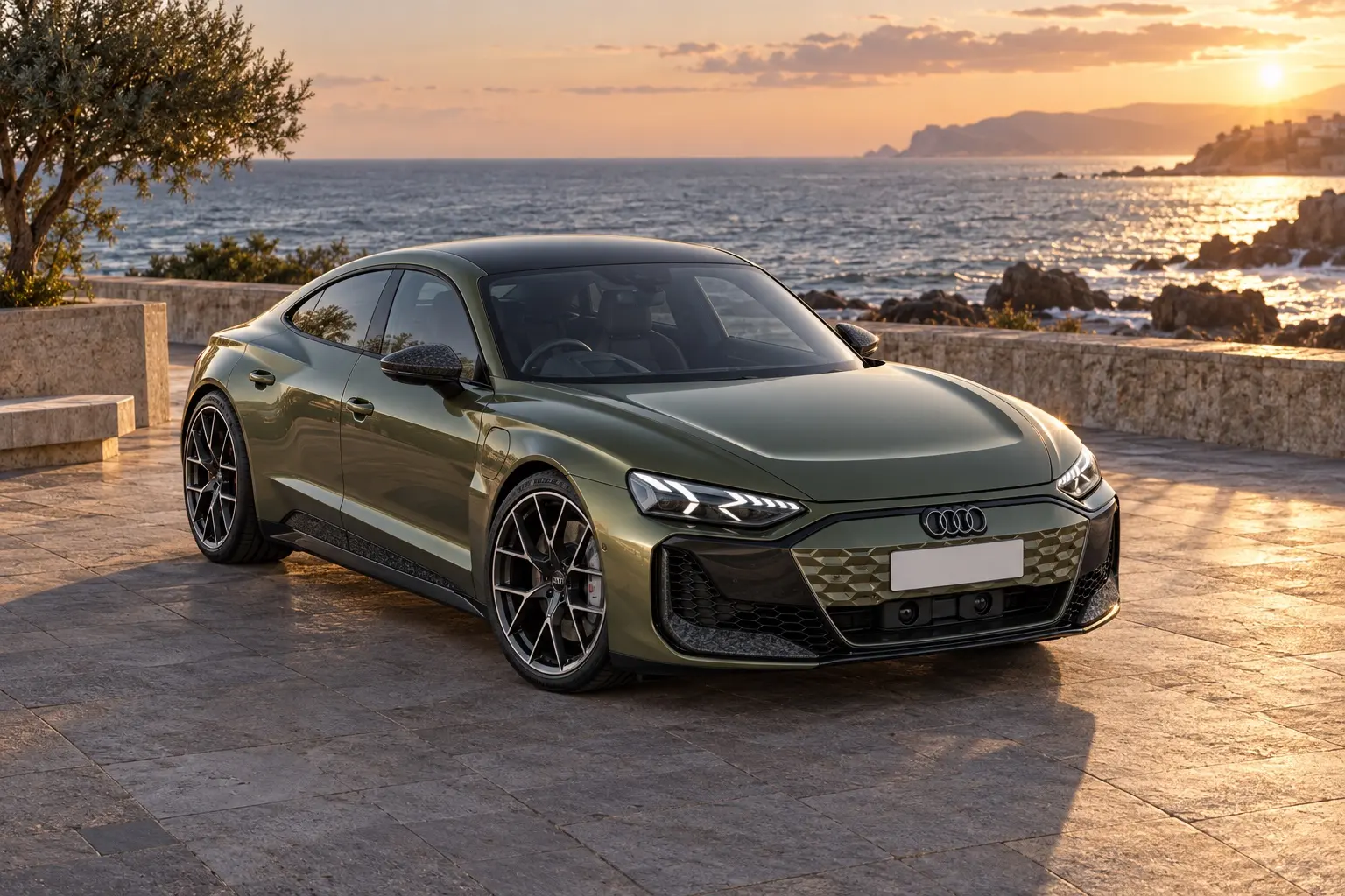 アウディ RS e-tron GT performanceを斜め前から見た実車イラスト。ベッドフォードグリーンのボディ、低く幅広いノーズ、ハニカム模様のグリル、細く鋭いLEDヘッドライト、大きく張り出したフェンダー。夕方の海沿いの広場