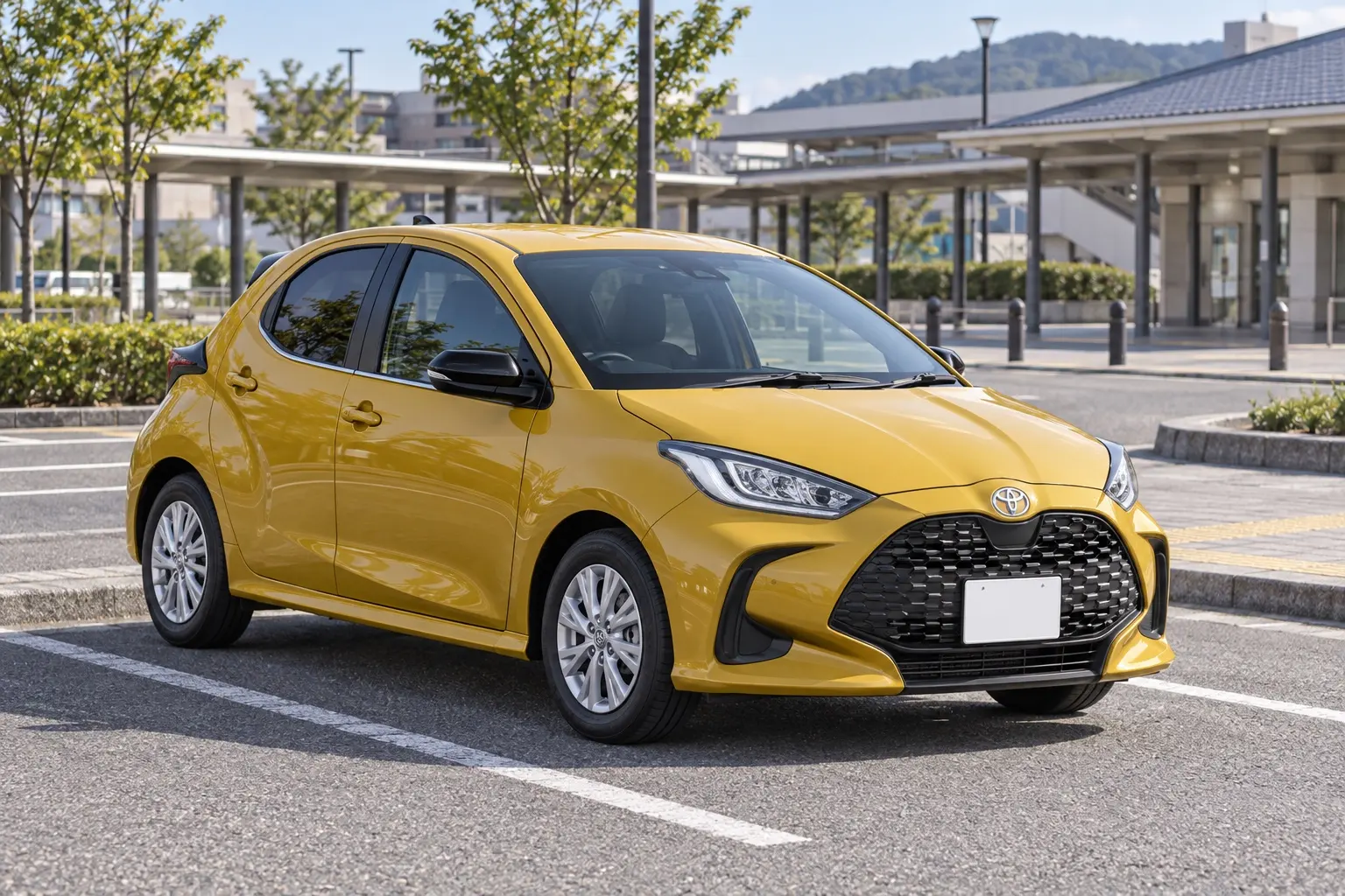 トヨタ ヤリス Zを斜め前から見た外観。全長3.95mのコンパクトカー