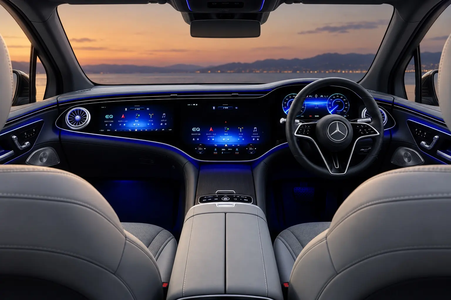 メルセデス・ベンツ EQS SUVの運転席まわりの実車イラスト。ダッシュボード全面に広がる3枚のガラスの画面、明るいグレーの本革シート、青いアンビエントライト