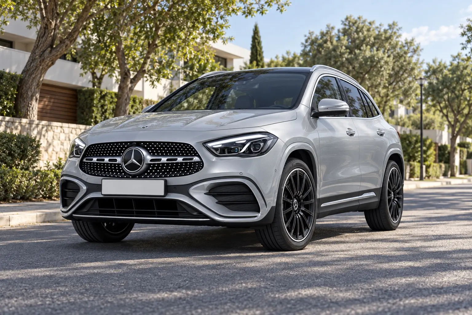 メルセデス・ベンツ GLA（H247型・後期）を斜め前から見た実車イラスト。ダイヤモンドパターンのグリル、細いLEDヘッドライト、20インチのAMGホイール